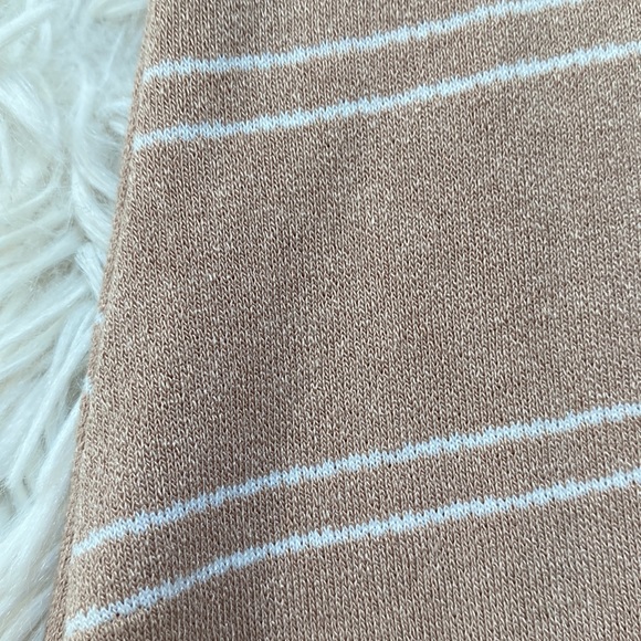 Jenny Boston V-Neck Tank Top 💗 Tan & White - Picture 12 of 12